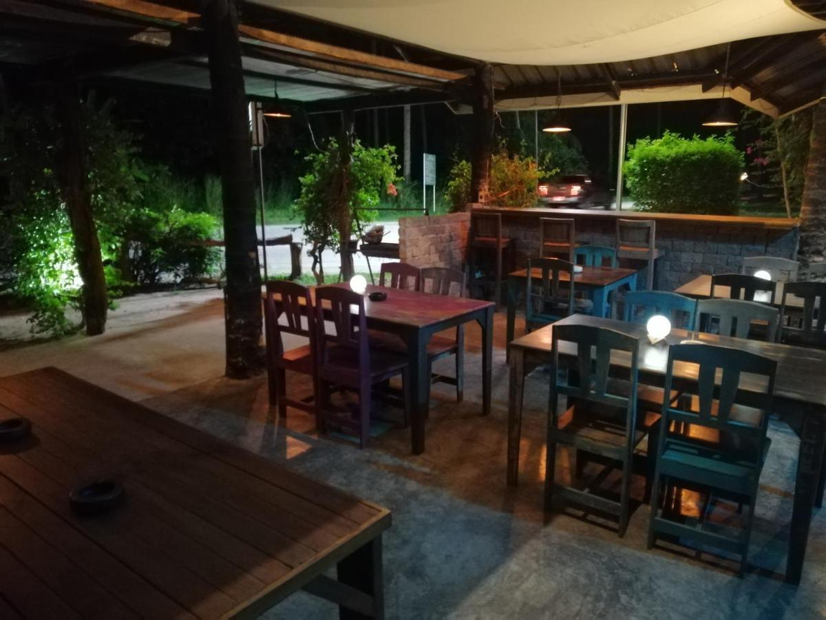 Orchard House Resort บ้านใต้ ภายนอก รูปภาพ